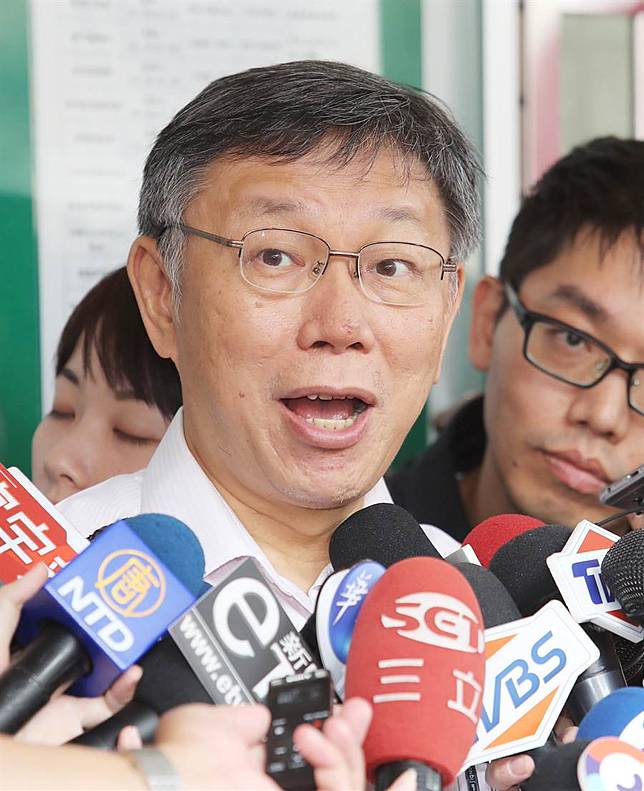 台北市長柯文哲（見圖）9日出席四育區里民活動中心新建工程竣工揭牌啟用典禮受訪不願正面回應，僅數度說：還要再選喔？太辛苦了啦！還要再選第五次喔！(陳怡誠攝)