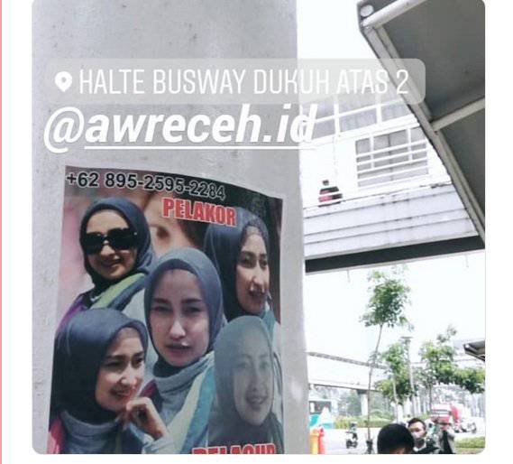 Viral Pamflet Pelakor di Halte Busway Dukuh Atas, Netizen : 