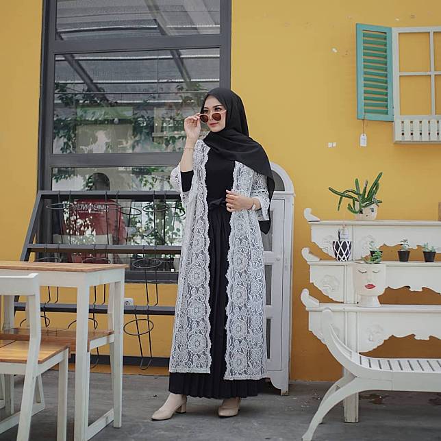 7 Ootd Outer Brokat Untuk Hijaber Tampil Elegan Di Hari Lebaran Womantalk Com Line Today