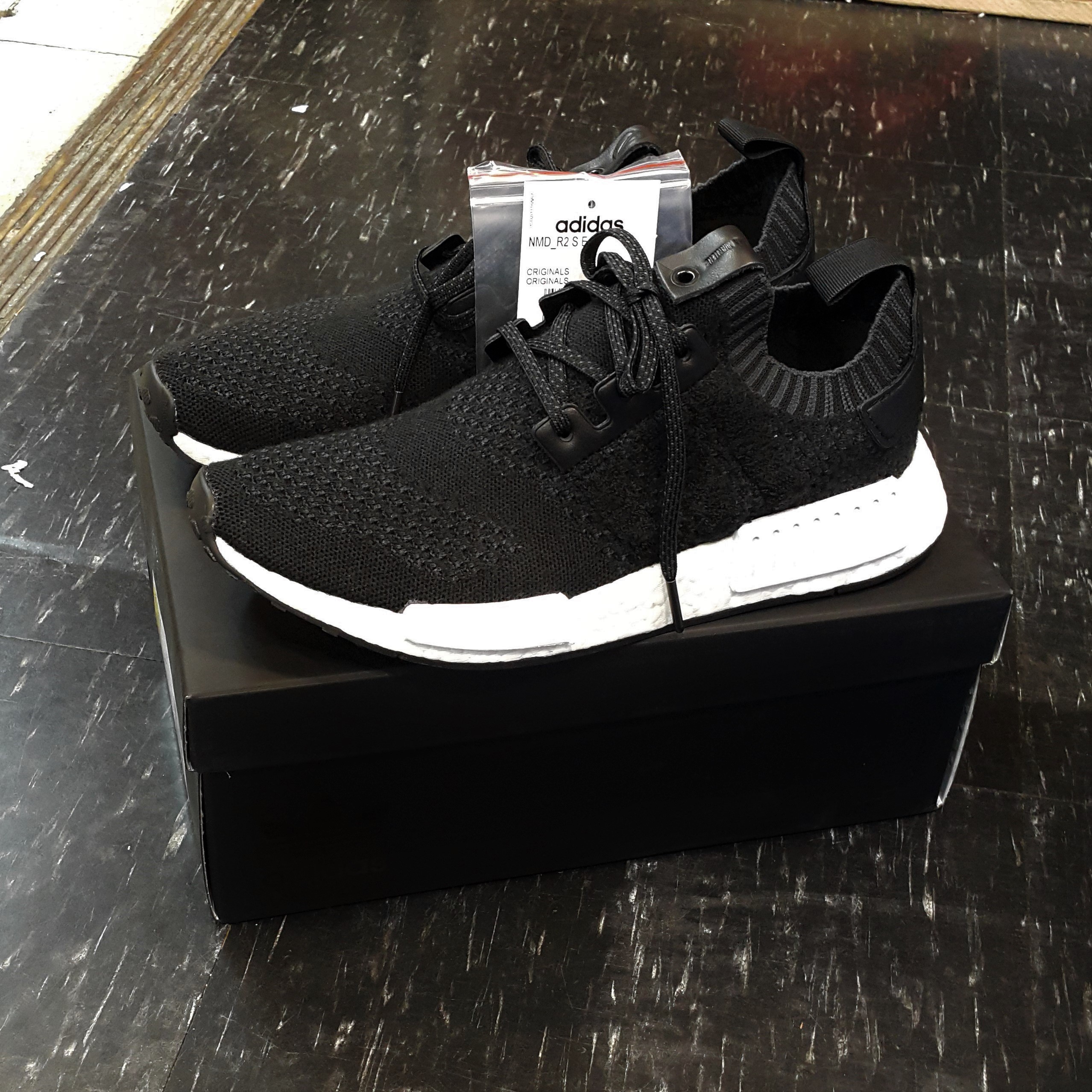 adidas Consortium SNEAKER EXCHANGE - INVINCIBLE x A Ma Maniere Ultraboost & NMD R1