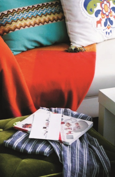 北歐斯德哥爾摩的繽紛居家-客廳