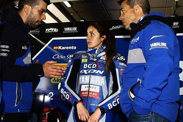 Pembalap Perempuan Bernama Beatriz Neila Jadi Murid Valentino Rossi