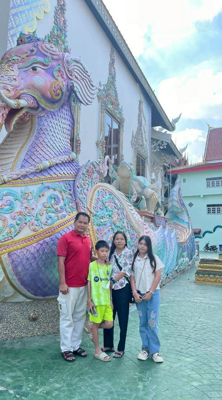 ครอบครัวรักษ์มณีแสนอบอุ่น