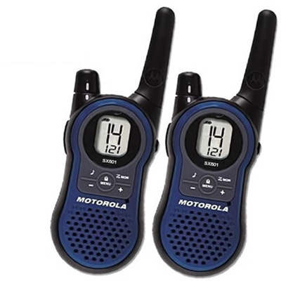 1W發射功率，通話距離可達6公里14個頻道和121個靜音碼免執照、免通話費，無需網路支持