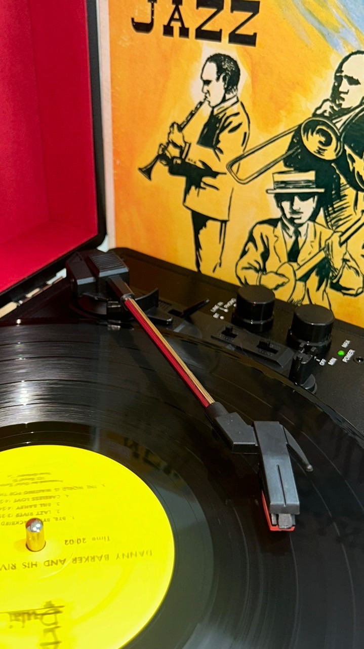 รวมคนสะสมแผ่น vinyl,cassette tape,CD ทุกรุ่น(อายุ)