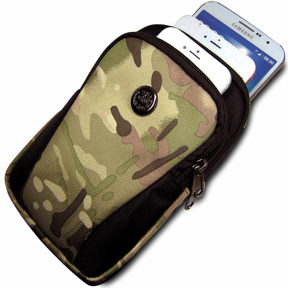 1. 三隔層容量大，可同時放置 3 支手機2. 金屬扣環及肩背帶，可肩背或懸掛腰際3. 前面置物袋，可放置耳機/ 記憶卡等配件4. 內置泡棉，保護智慧型手機，避免碰撞