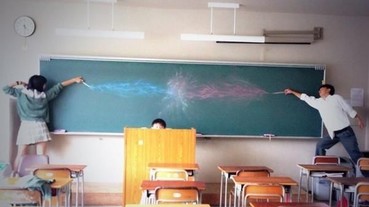 黑板塗鴉成這樣 是要怎麼上課啦...