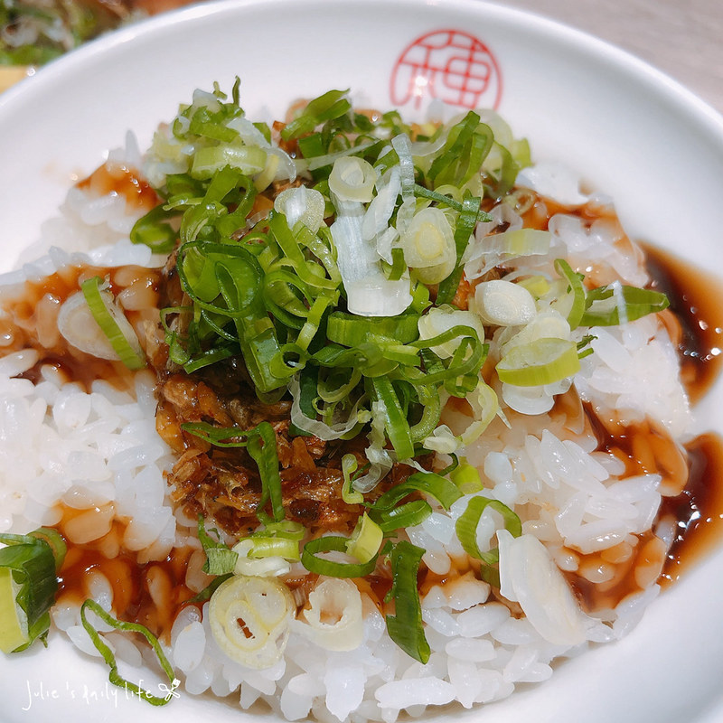 小菜,板橋,江子翠,江子翠美食,滷味,牛肉麵,紅燒牛肉麵,菜單,豐穗牛肉麵,豬油拌飯,鍋燒麵,雙醬麵 @跟著Julie一起走吧