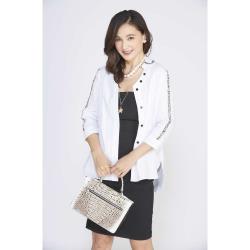 75胸圍：40424446肩寬：1515.51616.5袖長：1717.2517.517.75下襬圍:40424446(白)QC尺寸(吋平量):(不可有範圍)上衣MLXL2L衣長：303030.530