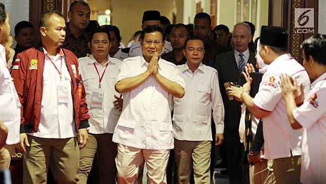 Salam Prabowo Subianto Saat Hadiri Rakernas Gerindra