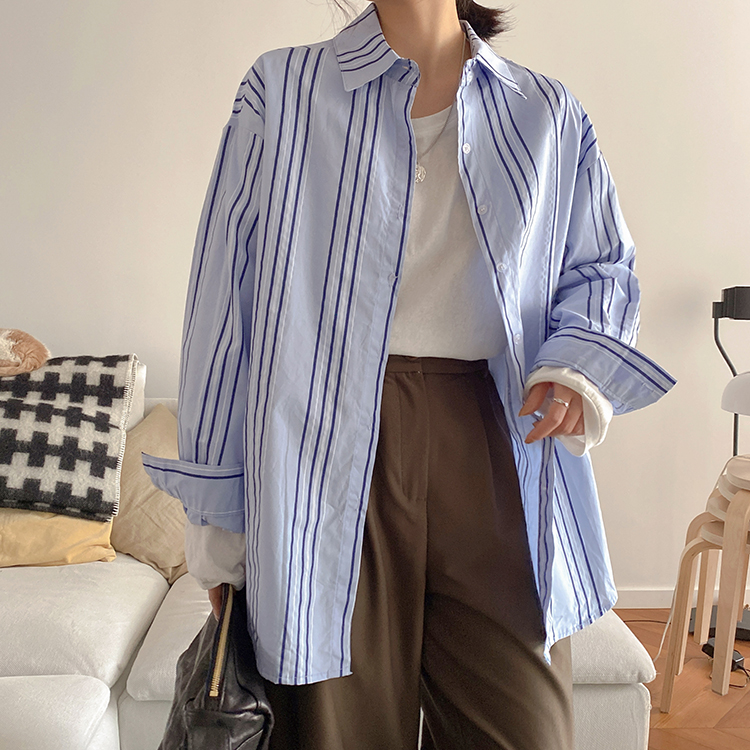 【產品簡介】 【尺碼】：衣長 前 70 後76 胸圍 116 肩寬 48 袖長 53 單位：cm 平鋪手工測量尺寸，可能有1-2釐米誤差，僅做慘攷哦！ 【面料】：棉+聚酯纖維【賣場簡介】1，歡迎光臨p