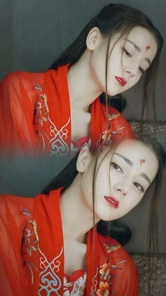 古裝&時裝都好看的神顏女星TOP 5：迪麗熱巴