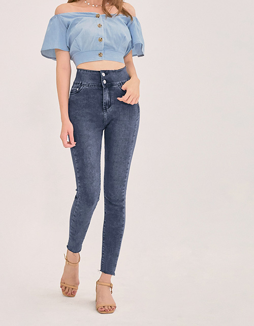 小隻女孩零修圖翹臀顯瘦牛仔褲