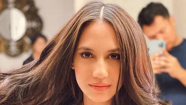 Hasil gambar untuk pevita pearce dan jusinj biebar