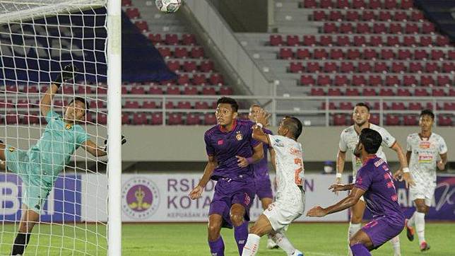 Hasil Persik Kediri Vs Persija Jakarta Di Babak Pertama Bri Liga 1 2021 Macan Putih Unggul 2 1 Tribunnews Com Line Today