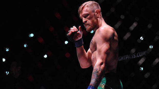Conor McGregor Balas Kritikan Mike Tyson