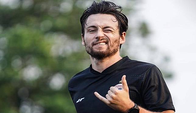 Gelandang Persija Jakarta Marc Klok Resmi Jadi Wni Inews Id Line Today