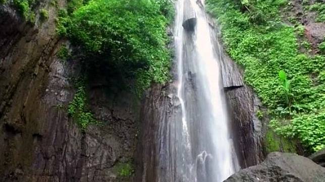 Menikmati Air Terjun Coban Canggu Di Mojokerto