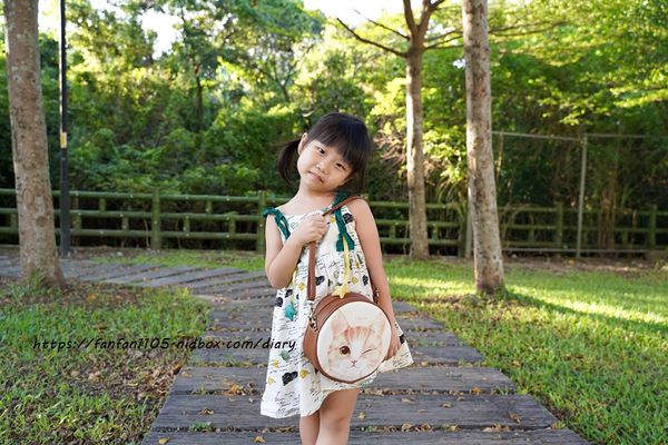 【i cure】i 好戴 伸縮卡套組 #伸縮識別證 # 日本伸縮耐磨拉線 #手繪側背圓圓包 #斜背手繪風小圓包 (4).JPG