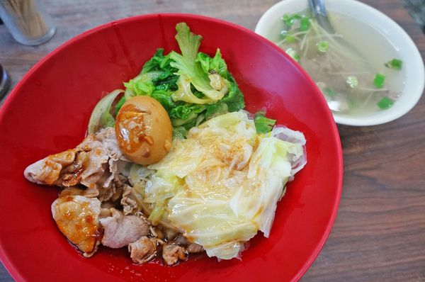 【蘆洲美食】好味珍雞肉飯-隱身在巷弄裡的美味小吃店 【蘆洲美食】好味珍雞肉飯-隱身在巷弄裡的美味小吃店