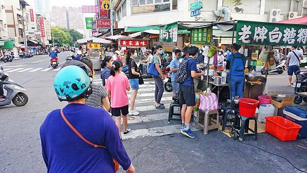 【高雄美食】老牌白糖粿-50年老字號超人氣排隊路邊攤美食