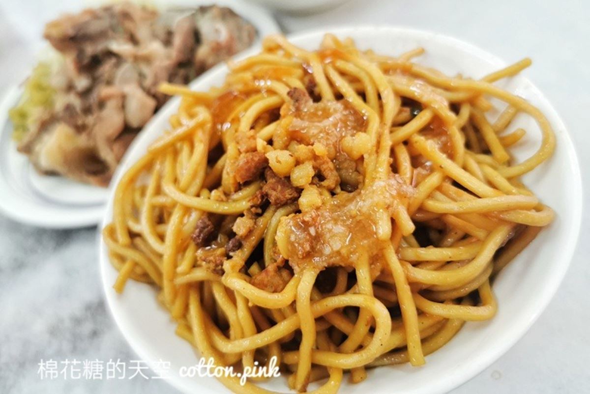 50元內搞定！台中６排隊高CP值早餐：免費加爆蔥花、30元阿婆炒麵、粉漿蛋餅