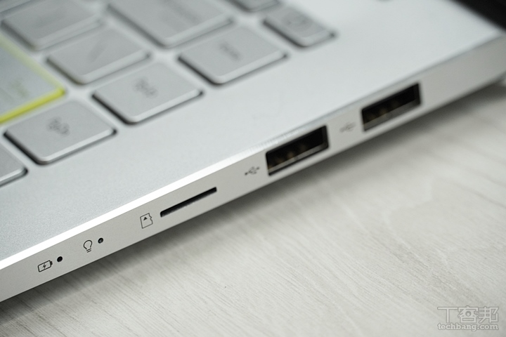 Asus VivoBook 三大產品線，亮眼的撞色風格、鎖定新世代年輕族群