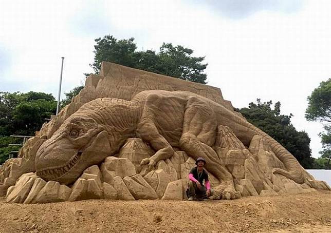 Seniman Jepang, Toshihiko Hosaka, Ciptakan Patung Pasir yang Menakjubkan
