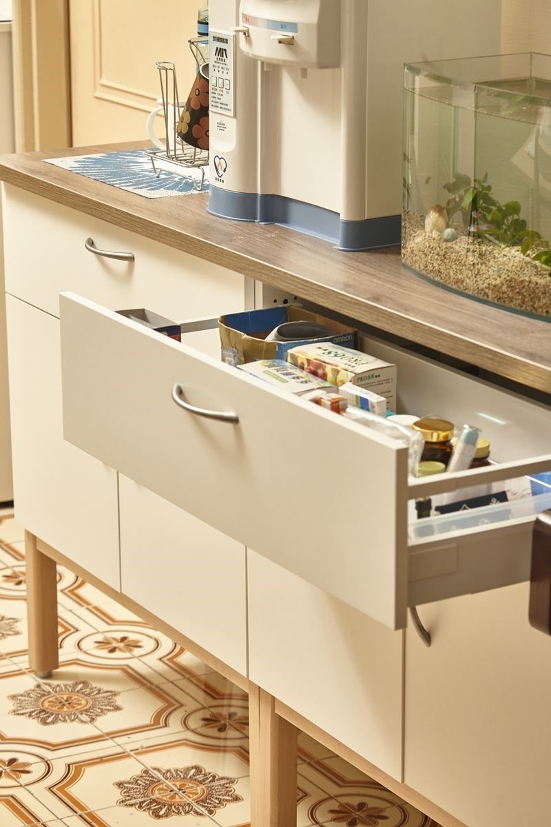 運用家具櫃體：IKEA METOD 系統廚櫃組合