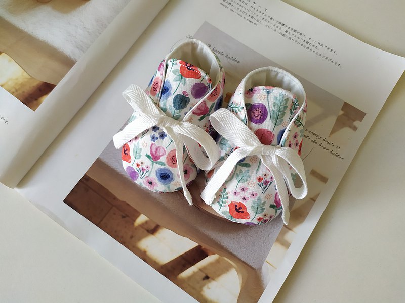 水彩小花兒 彌月禮物 嬰兒鞋 寶寶鞋 手工嬰兒鞋 綁帶寶寶鞋