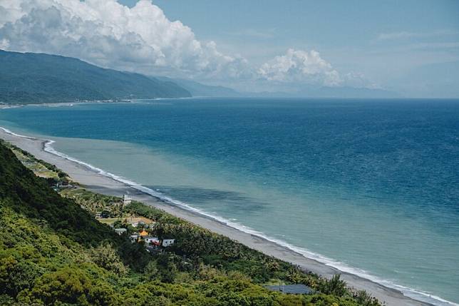 太平洋一望無際的湛藍。