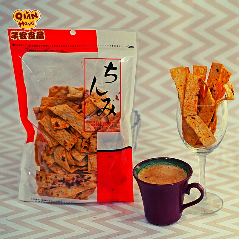 ◆品牌名稱 : 芊宏食品◆商品名稱 : 麻辣切片◆容量/規格: 150g◆保存期限: 12個月◆貨源: 公司貨 ◆產地: 台灣◆成份 :精製魚漿(含鱈魚、多磷酸鈉、焦磷酸鈉)、小麥麵粉、砂糖、乳糖、辣