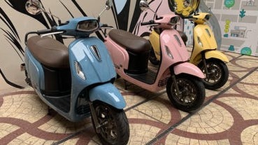 【快訊】充滿濃濃偉士牌風，PGO 的 Gogoro 換電款 UR1 登場！