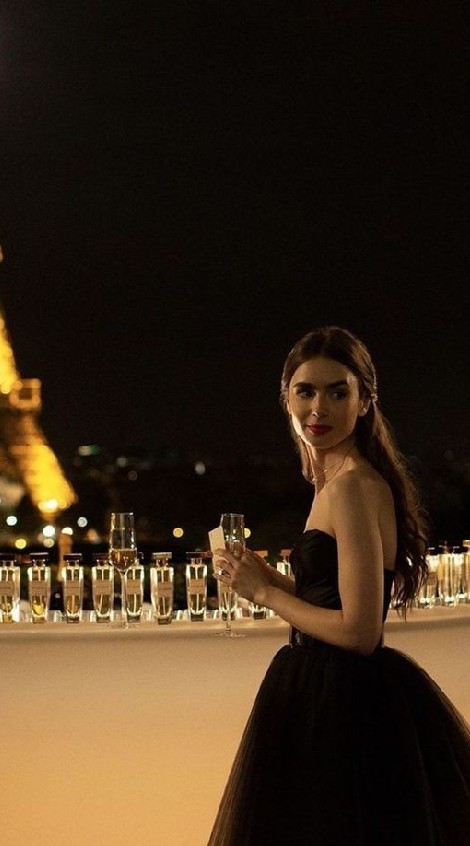 Emily in Paris - Netflix