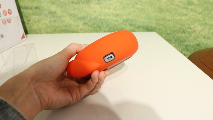 可攜式、可防水的迷你智慧音箱超萌登場！遠傳小愛講、小狐狸上市，搭配 499 資費 0 元帶回家