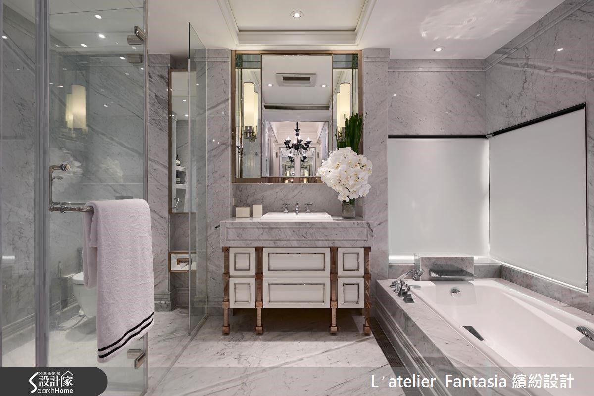 如果你在衛浴空間中使用大量昂貴的金屬、木造家具或建材，不妨以及頂門片保護家具，延長使用壽命。