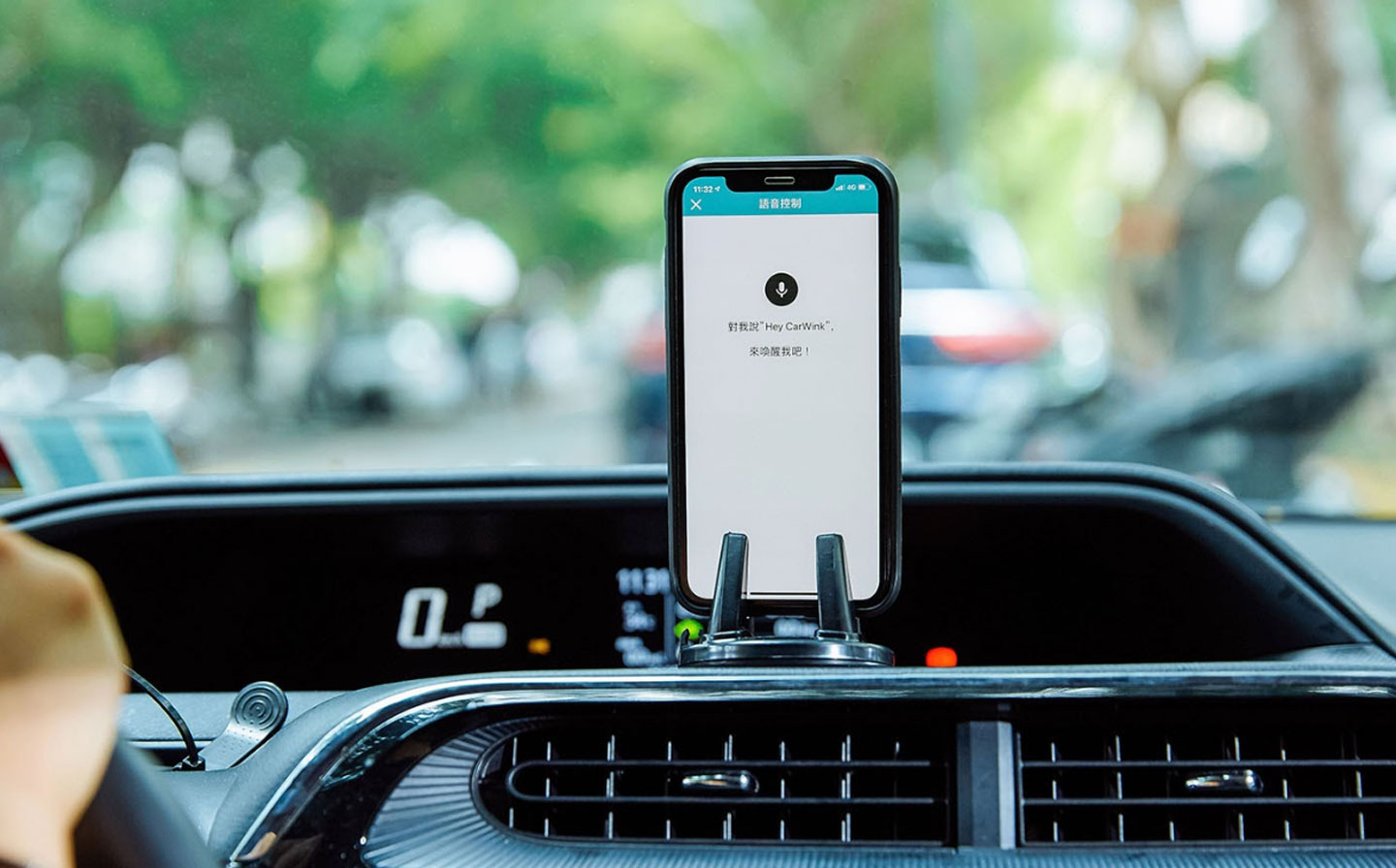CarWink 駕駛小夥球開箱動手玩：多樣化表情符號搭配聲控操作，輕鬆搭起與後車溝通的橋樑！