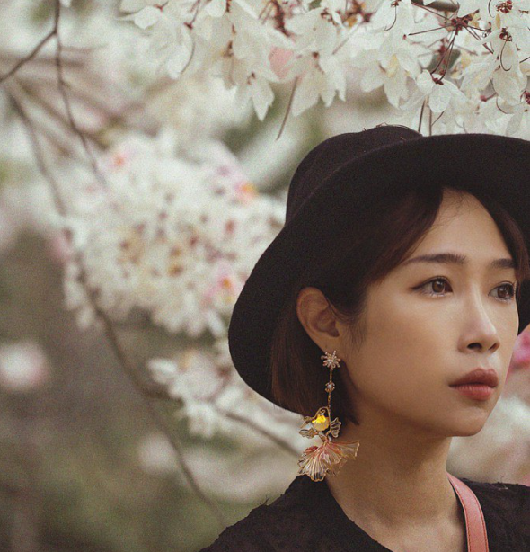 金魚水晶花樹脂耳環