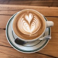 Latte - 実際訪問したユーザーが直接撮影して投稿した駒場コーヒー専門店Gratbrown Roast and Bakeの写真のメニュー情報