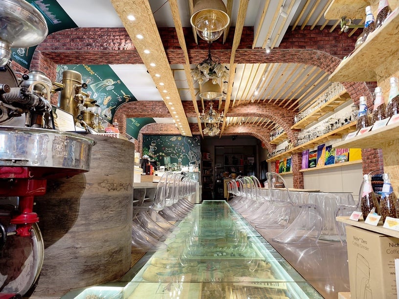 深夜好去處！台中10間深夜咖啡廳推薦，清水模藝廊、露天音樂會，這家咖啡廳還賣咖哩飯