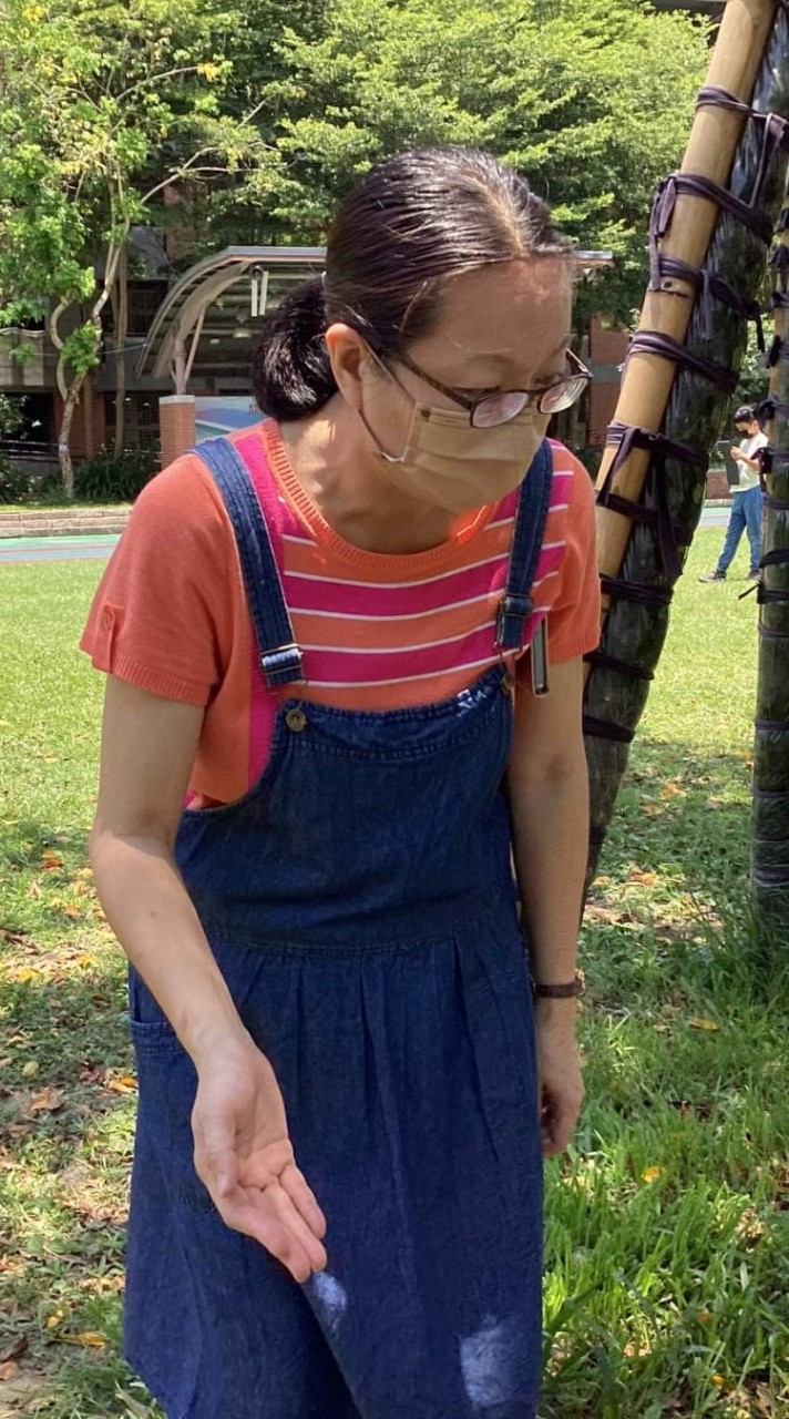 毛老師跟我們一起煮水餃