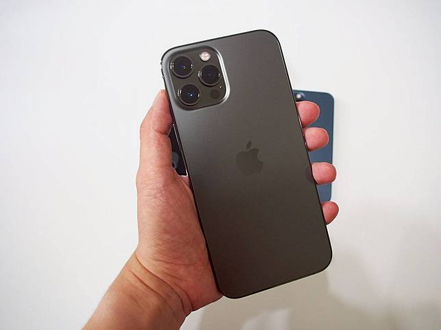 摔破iphone 12 Pro Max 荷包好痛 官方螢幕維修費近萬元 科技新報 Line Today
