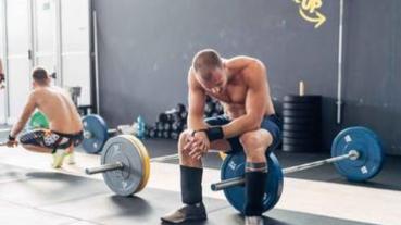 肌肉總是長不大？四個你無法繼續增肌的理由