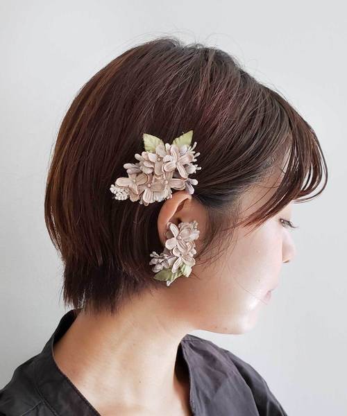 結婚式の 髪飾り のマナーをお届け お呼ばれヘアアクセのお手本帳