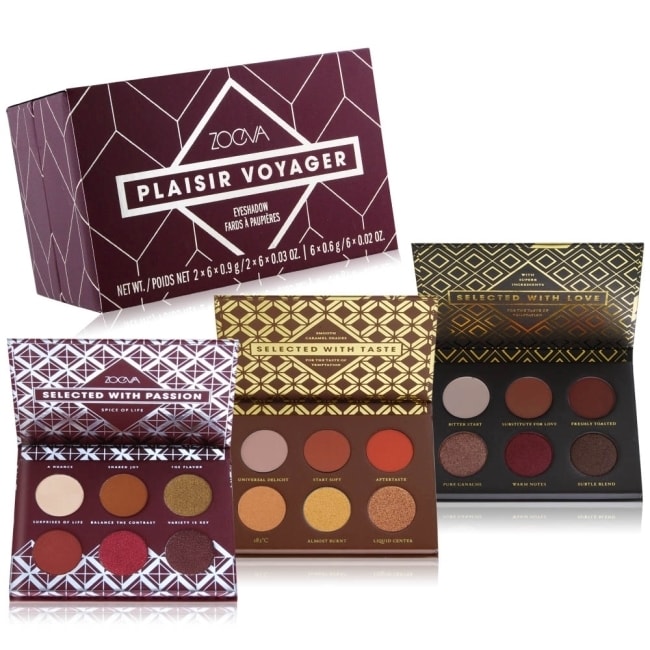 詳細介紹 此為廠商直送商品， 預計出貨日2-5天 中文品名：德國 ZOEVA PLAISIR VOYAGER 六色眼影盤三入套組[焦糖+聖誕+可可] 規格： 1.ZOEVA 六色眼影盤#CARAMEL MELANGE[焦糖](6X0.9gr) 2.ZOEVA 六色眼影盤#SPICE OF LIFE[聖誕](6X0.6g) 3.ZOEVA 六色眼影盤#COCOA BLEND[可可](6X0.9gr) ◆三款絕美配色一次入手 ◆各大專業美妝師與部落客強力推薦 ◆輕鬆疊染出漸層眼妝 ◆粉質細緻好顯色 ★使用方式：一般使用方法。 ★保存方法：請置於陰涼處，請勿直接陽光照射，以免變質。  ☆溫馨提醒：  ✔本產品屬於私人消耗性產品，已拆封或使用過、無法恢復原狀、商品外盒損壞等均恕無法辦理退換貨。  ✔使用後若有過敏請即刻停止使用，並請教醫生。  ✔退貨時務必附回原完整商品、贈品、包裝外盒均齊全。  ✔商品建議下訂前先實際試色、試用後再購買，若因顏色不符或皮膚不適等症狀，恕不接受退換。  ✔個人電腦螢幕差異、照片拍攝關係造成色差，請以實際商品為準。   商品規格 商品簡述 ◆三款絕美配色一次入手 ◆各大專業美妝師與部落客強力推薦 ◆輕鬆疊染出漸層眼妝 ◆粉質細緻好顯色 品牌 ZOEVA 規格 6X0.6g+6X0.9gr*2 保存環境 室溫 是否可門市/超商取貨 N 商品屬性 有效期限 5年