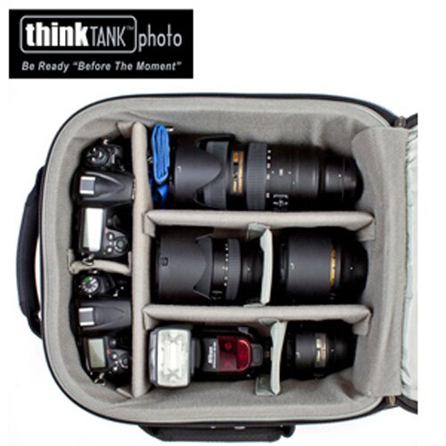 適Airport AirStream小型附輪行李箱(AA550)使用可允許15吋以下筆記型電腦放置於行李箱相機包中(本賣場單獨販售內部隔板，不含行李箱/相機/鏡頭/筆記型電腦等 內容物。)