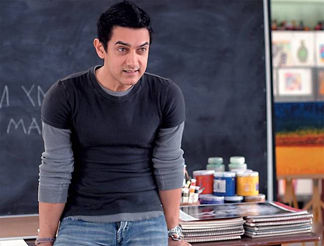 Sudah Berusia 52 Tahun, 11 Film Ini Bukti Aamir Khan Gantengnya Awet