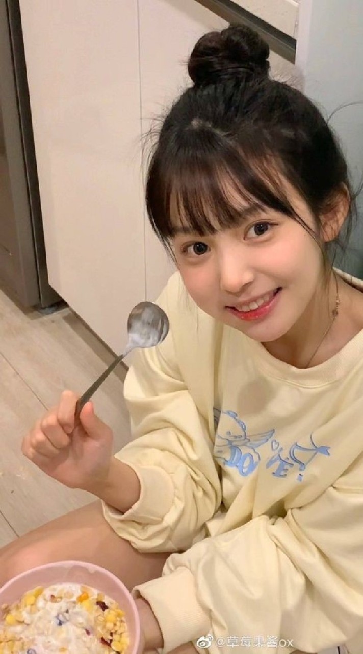 เเจกรูปบอท