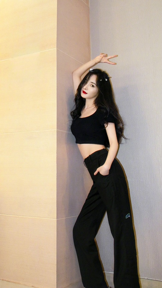 「沙漏身形」美腿女神3：楊冪