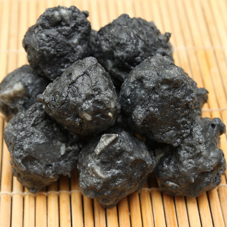 新鮮頂級魚漿與花枝肉製成，嫩口彈牙鮮甜又多汁;清爽不油膩，享受美食無負擔感;用料實在，吃的到墨魚(花枝)肉唷; 頂級魚漿與墨魚(花枝)的絶妙組合，口感滿滿唷